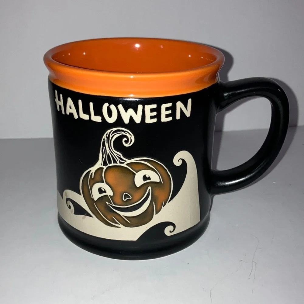 Halloween Black and Orange Large‎ Mug with Jack-o-Lantern Design